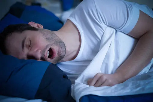 Snurken: Van Nachtelijk Symfonie naar Vredige Serenade